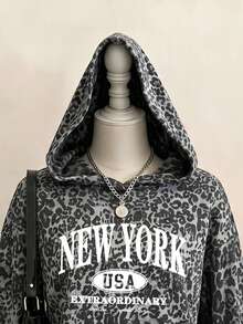 SHEIN EZwear 秋季新款字母標語小豹紋淺灰色仿水洗針織水印豹紋寬鬆毛茸茸女款衛衣，秋季上衣，適合日常通勤、聚會、秋冬/夏季、聖誕節、新年、感恩節、派對、婚禮、海灘、畢業典禮、優雅、外出、約會、通勤、情人節、優雅、度假 - 彩色 - 查看 4