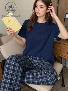 SHEIN 青少年女孩睡衣 春夏新款 皇家藍格紋印花 休閒寬鬆 極簡圓領短袖長褲家居服 - 寶藍色 - 查看 3