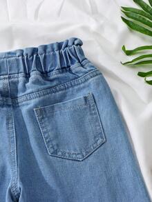 SHEIN Elladie kids 女童淺藍色牛仔寬腿長褲，夏季新品，休閒可愛復古慵懶女孩風，彈性高腰側縫口袋設計，寬鬆舒適寬腿版型，適合返校季、畢業季、兒童節、派對、城市活動、旅行、通勤，休閒復古穿搭，兒童牛仔長褲 - 中等水洗藍 - 查看 5