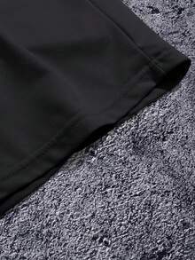Manfinity LEGND 男士夏季休閒字母印花短褲 - 黑色 - 查看 5