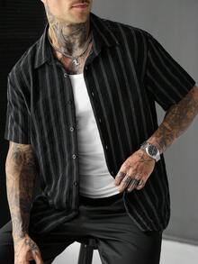 SLATEMANN 男士舒適條紋提花克ريب布短袖襯衫，休閒度假、朋友約會、雞尾酒會、沙龍、聚會、晚餐、日常辦公、極簡商務，特別適合春秋季節，適合自穿或送禮給朋友 - 黑色 - 查看 4