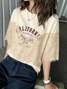 FRIFUL 女款蕾絲拼接字母印花T恤 夏季圖案休閒優雅風 早午餐穿搭 黑白豹紋 - 杏色 - 查看 4