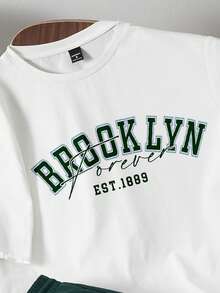 Manfinity Joysei 復古 Brooklyn 印花短袖 T 恤與短褲套裝，白色與綠色拼色，清新活力，美式青年風格 - 彩色 - 查看 2