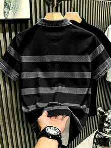 Manfinity Hypemode 復古丹寧風藍白對比條紋短袖 Polo 衫，附小馬標誌印花，藝術感短袖上衣，男女款圖案 T 恤，夏季休閒日常穿搭與外出百搭基礎上衣 - 彩色 - 查看 2