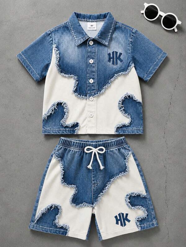 SHEIN Conjunto de camisa para niños (pequeño), camisa de manga corta con cuello de solapa tejida con estampado de denim falso y patrón geométrico, combinada con pantalones cortos a juego, estilo vintage americano, estilo streetwear cool, adecuado para salidas, desplazamientos, uso casual, se ajusta a 4-7 años
