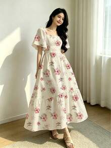 Modelyn 芙蓉花与天堂鸟碎花浅黄色连衣裙，女士时尚方领泡泡袖荷叶边下摆连衣裙，夏季度假风波西米亚连衣裙 - 彩色 - 查看 3