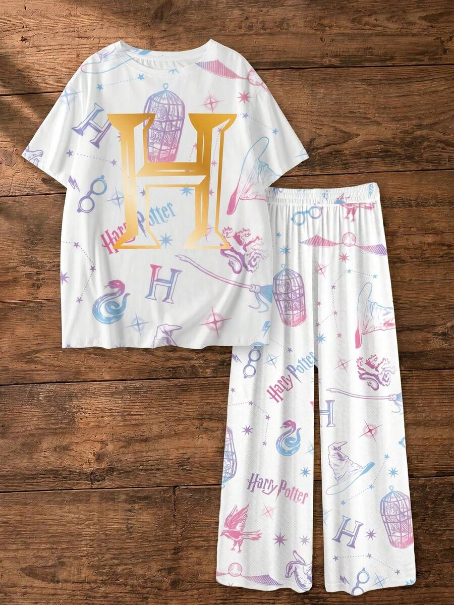 HARRY POTTER X SHEIN Plus Size Letter Print Crew Neck Short Sleeve Top And Pants Pajama Set Plus Size Pajama Set Plus Size Pjs Curve Pajamas Set Curve Pjs Loungewear Plus Size  Fall Clothes For Women Comfortable Drop Shoulder Loose Oversized Home Wear Set - White - View 1