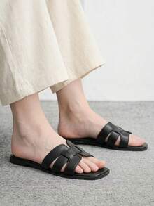 CUCCOO BIZCHIC 女款黑色簡約經典平底拖鞋，適合通勤與日常穿著 - H黑色 - 查看 9