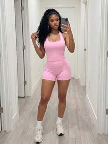 SHEIN 女款掛脖上衣與高腰短褲瑜珈運動套裝 粉色套裝 掛脖套裝 粉色上衣 運動 - 粉色 - 查看 6