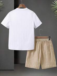 SHEIN 儿童/青少年男童休闲度假校服套装，白色衬衫搭配条纹松紧腰短裤，适合通勤、上学、日常休闲、运动、春夏季节、海滩度假等场合。 - 白色 - 查看 2
