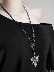 SHEIN ICON 女款大尺碼秋冬復古性感千禧風Y2K簡約休閒街頭風露肩上衣 - 黑色 - 查看 6