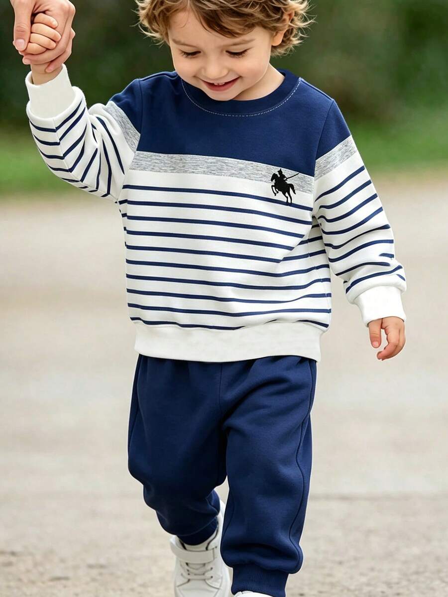 1套 春/秋季新款男童圓領運動衫套裝,藍白條紋拼色運動衫與運動長褲2件套,胸前騎士小馬標誌設計,時尚休閒百搭風格,適合拍照、日常穿著、上學、假期與禮物,酷男孩穿搭,多穿搭設計打造精緻春/秋造型 - 彩色 - 查看 1
