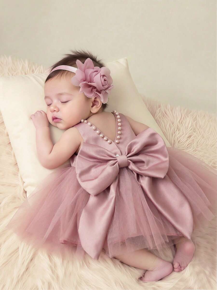 SHEIN 2件組新生女嬰珍珠風洋裝搭配玫瑰花髮箍,嬰兒拍照套裝,適合1個月/百日拍照,秋冬款 - 咖啡棕 - 查看 1