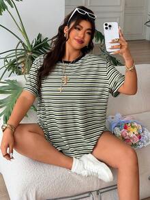 SHEIN EZwear Striped Plus Size Women's Loose Fit Round Neck Drop Shoulder Short Sleeve 2-Piece Set, Summer - Multicolor - View 3