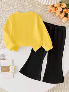 SHEIN Playful Pals 女嬰 2 件套 小蜜蜂花卉印花圓領長袖衛衣上衣＋喇叭褲 秋冬度假派對 淡黃色黑色 - 彩色 - 查看 2