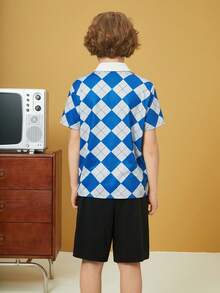 HARRY POTTER X SHEIN Tween Boy Ravenclaw House 1set Badge And Plaid Print Polo Shirt & Shorts - Blue - View 2