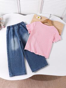 SHEIN 女童2件套夏季新品可愛休閒粉色與白色條紋荷葉邊短袖上衣搭配中藍色水洗寬腿牛仔褲，3D花朵裝飾，度假風日常穿搭，適合夏季度假與週末出遊 - 粉色 - 查看 2