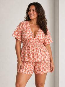 ELLERISSA Plus Size White V-Neck Kimono Sleeve Shirred Blouse & Wide Leg Shorts Co-Ord Set - White - View 4