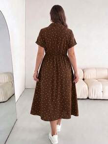 SHEIN Essnce 大尺碼女款波點印花短袖口袋休閒洋裝，1960s 90s 風格，適合夏季音樂會，巧克力棕色 - 彩色 - 查看 2