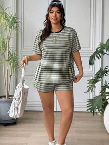 SHEIN EZwear Striped Plus Size Women's Loose Fit Round Neck Drop Shoulder Short Sleeve 2-Piece Set, Summer - Multicolor - View 4