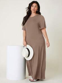 SHEIN BASICS 大尺碼女款純色圓領短袖休閒洋裝 - 咖啡棕 - 查看 4