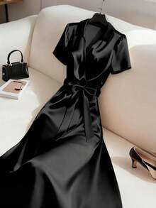 GlowEve CURVE Gaun Pesta Kasual Warna Polos untuk Wanita Ukuran Plus - Hitam - View 3