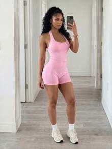 SHEIN 女款掛脖上衣與高腰短褲瑜珈運動套裝 粉色套裝 掛脖套裝 粉色上衣 運動 - 粉色 - 查看 1