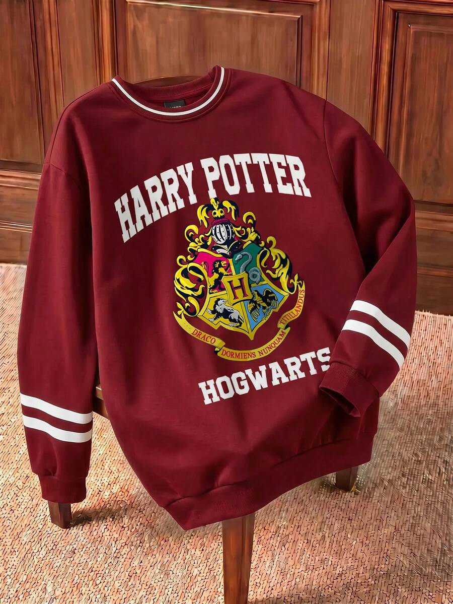 HARRY POTTER X SHEIN 全印花圆领长袖秋冬舒适休闲勃艮第条纹徽章和英文字母图案套头衫男士 - 白色 - 查看 1