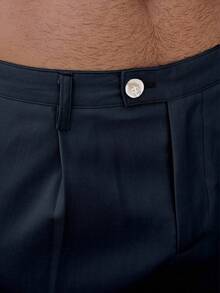 Manfinity Homme Pantalones cortos casuales de talla grande para hombres, de unicolor, con bolsillos plisados y en diagonal - Azul Marino - Ver 3