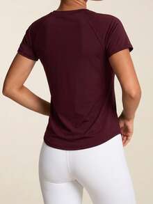 SHEIN BAE Kaos Olahraga Wanita Lengan Pendek Raglan Kasual untuk Kebugaran dan Latihan - Burgundy - View 5