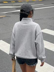 SHEIN EZwear 女士返校季复古图案23号，复古秋季假日宽松半拉链高领抓绒卫衣，适合秋冬季穿着 - 白色 - 查看 2