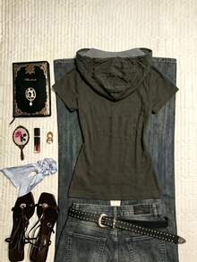 Rovax Kaos Lengan Pendek Rajut Slim Fit Berkerah V dengan Tekstur Bergaris dan Cetakan Huruf Bertali Serut Gaya Vintage Hot Girl - MultiWarna - View 2