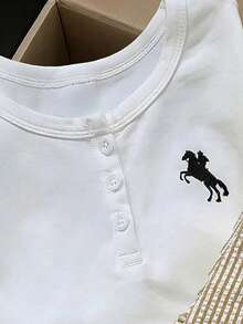 SHEIN Elladie kids 2件組基礎休閒慵懶純色套裝，馬匹印花，不對稱下擺，側面抓皺設計，圓領短袖T恤，搭配黃色條紋紋理布料直筒長褲套裝，適合日常/外出多種場合，春季/夏季/四季，幼女套裝，兒童日常舒適夏季穿搭，女孩套裝 - 卡其色 - 查看 3