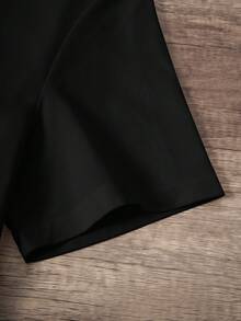 Manfinity Joysei 男士大尺碼短袖黑色T恤與紅色短褲套裝 - 彩色 - 查看 6