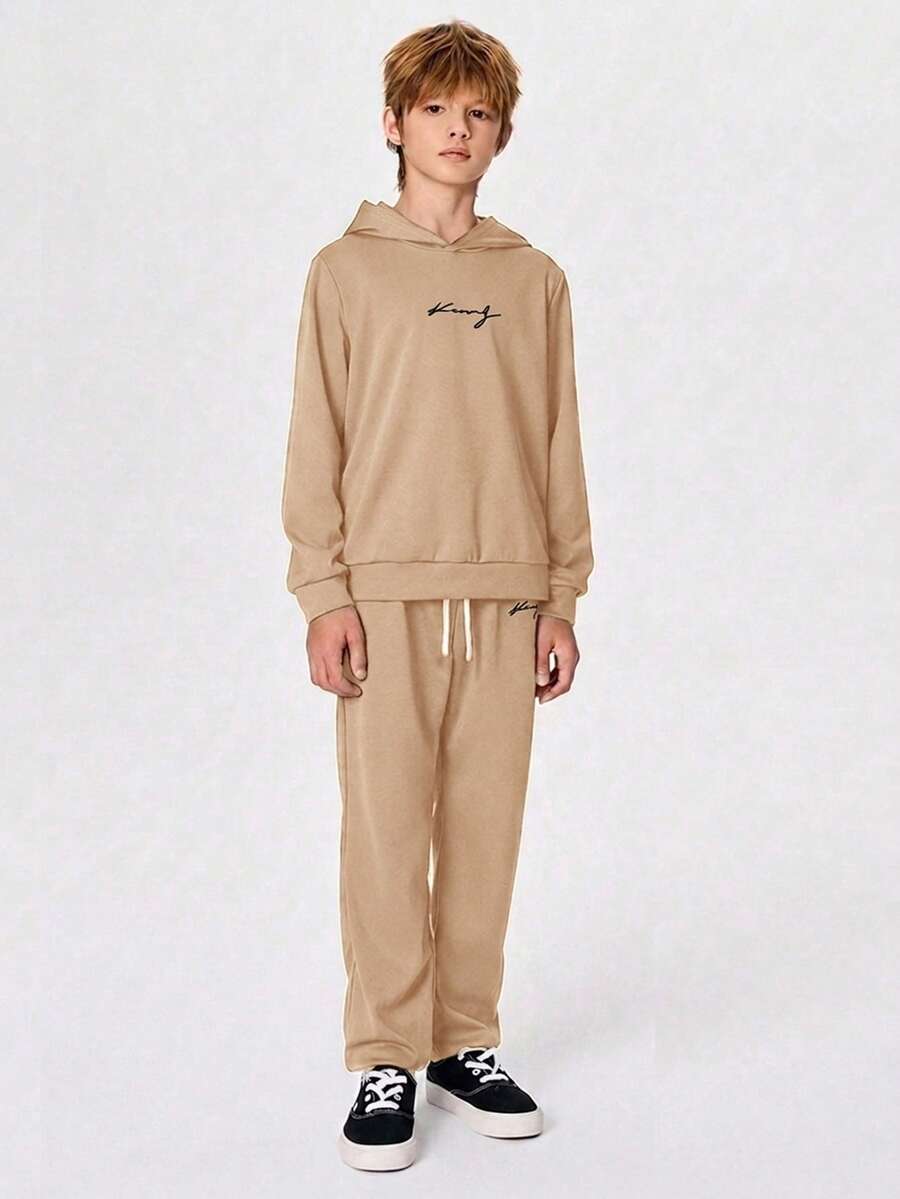 SHEIN 青少年男孩字母印花長袖衛衣與運動長褲休閒日常兩件套 - 卡其色 - 查看 1