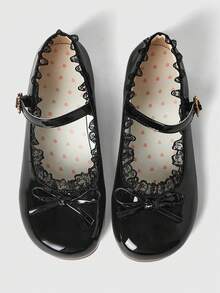 Black shiny leather lace