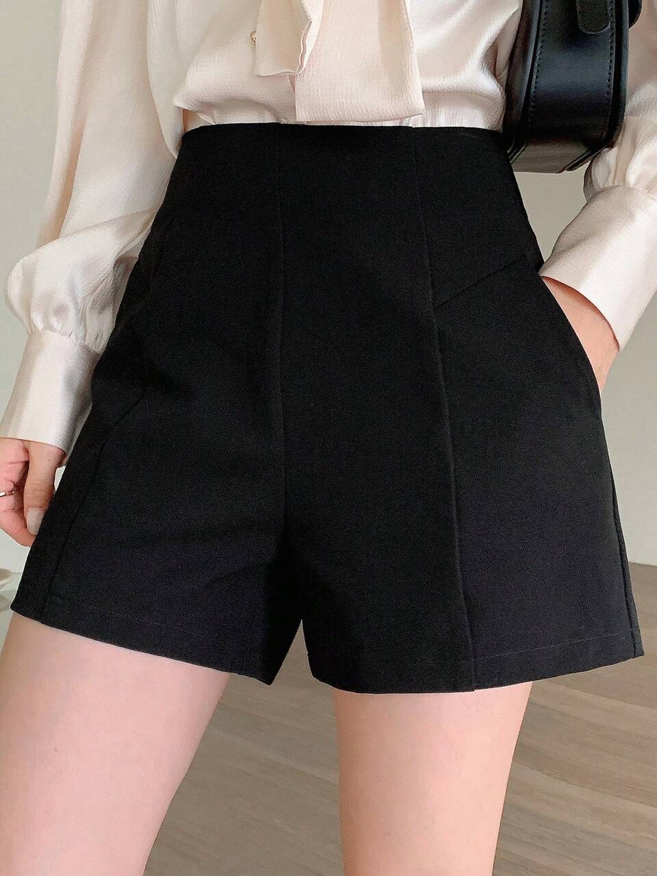Women's Solid Color Pocket Casual Versatile Daily Shorts