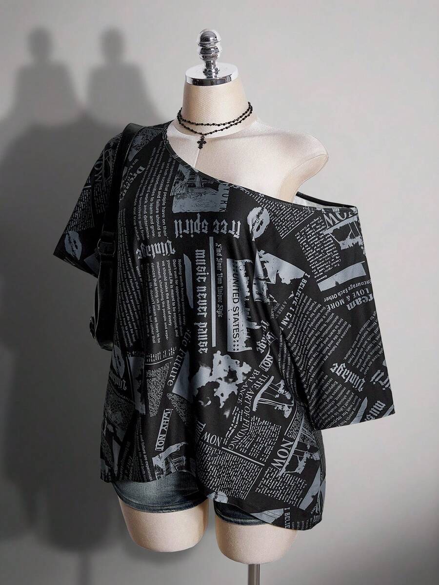 SHEIN ICON 女款大尺碼復古70年代Grunge千禧風Y2K休閒街頭露肩拼接報紙圖案黑白寬鬆T恤夏季 - 彩色 - 查看 1