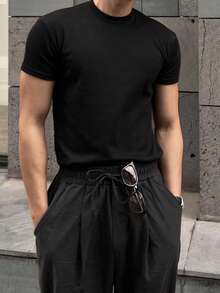 DAZY Men Cotton Solid Round Neck Tee - Black - View 4
