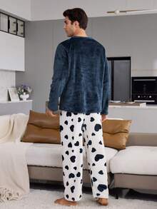 CoupledUp Set Piyama Pria Flanel Lengan Panjang Motif Hati yang Nyaman - Navy Blue - View 3