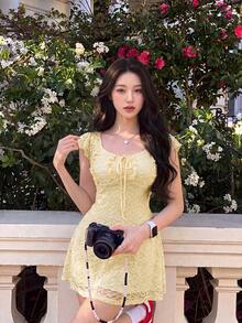 SHEIN MOD Women's Vintage Floral Print Knot Front Ruched Round Neck Sleeveless Dress, Suitable For Summer - Light Yellow - View 1
