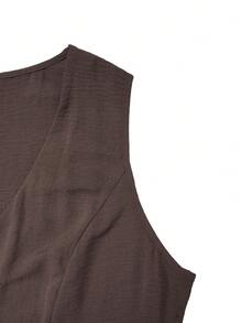 Linhara CURVE Gaun Kasual Ukuran Besar Tanpa Lengan Leher V dengan Kancing Depan untuk Liburan Kantor Musim Panas Warna Cokelat - Coffee Brown - View 6