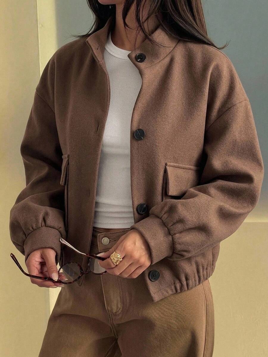 DAZY Chaqueta corta con bolsillo y cuello alto de color sólido para mujer, ropa de otoño - Café integral - Ver 1