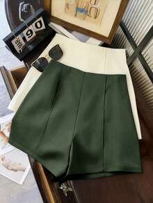 GlowEve CURVE Women's Plus Size Side Zipper Short Suit Fabric Casual Vacation Shorts - Army Green - View 3