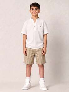 SHEIN 儿童/青少年男童休闲度假校服套装，白色衬衫搭配条纹松紧腰短裤，适合通勤、上学、日常休闲、运动、春夏季节、海滩度假等场合。 - 白色 - 查看 6