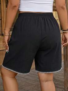 Comfylo Contrast Color Shell Embroidery Plus Size Women's Waist Tie Shorts - Black - View 2