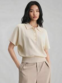 Ontre 2026SS 女款杏色舒適透氣親膚針織修身上衣，小翻領落肩半袖 Polo 領寬下擺收腰附口袋，現代都市時尚商務休閒通勤辦公穿搭，低調老錢風高端都市通勤機場度假郵輪穿著，中東優雅婚禮賓客簡約奢華質感必備高品質四季百搭休閒特別系列設計針織上衣 - 杏色 - 查看 3