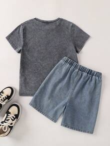 SHEIN 2件組男童夏季休閒街頭時尚牛仔上衣T恤與藍色牛仔短褲套裝 - 彩色 - 查看 4