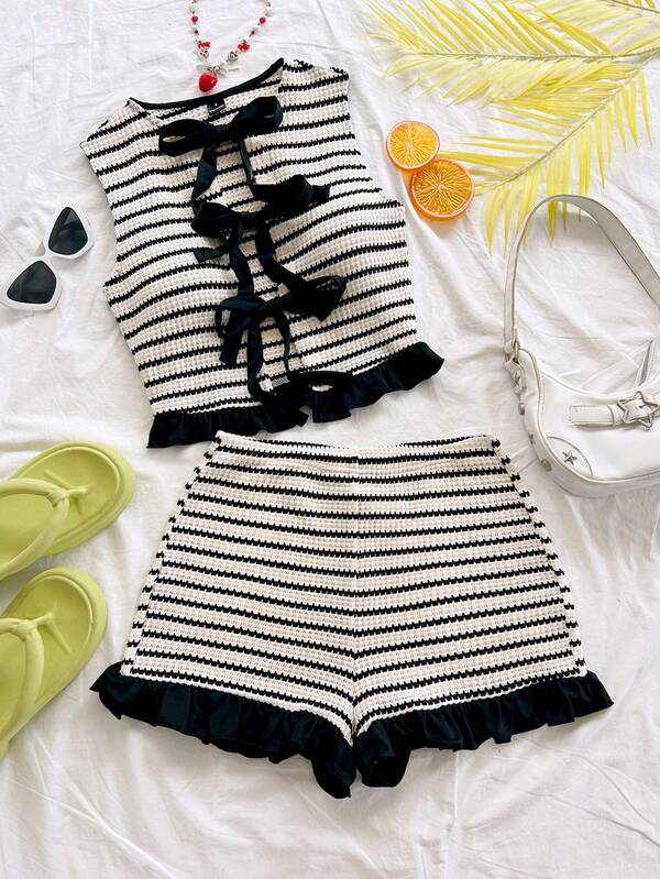 Soleia Conjunto de 2 piezas para mujer de vacaciones con cárdigan de punto a rayas blanco y negro, top de tirantes ajustado con lazo y shorts ajustados, para fiesta, Día de San Valentín, cita, playa, crucero, carnaval y Pascua