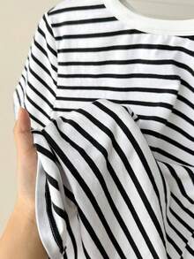 SHEIN BASICS 女款條紋拼色休閒日常夏季T恤 2件/組 - 彩色 - 查看 7